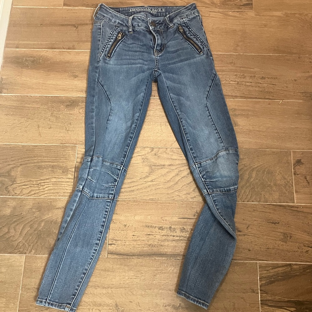 Rare find! American Eagle Jeggings w/ zipper pockets!